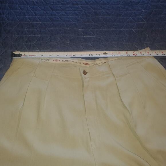 Vintage Tommy Bahama Men's Size (36x8) Shorts Tan Pleated 100% Silk Relax Line - Picture 6 of 9